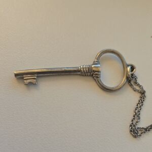 Sterlin Silver Key Pendant Necklace, 20" Chain